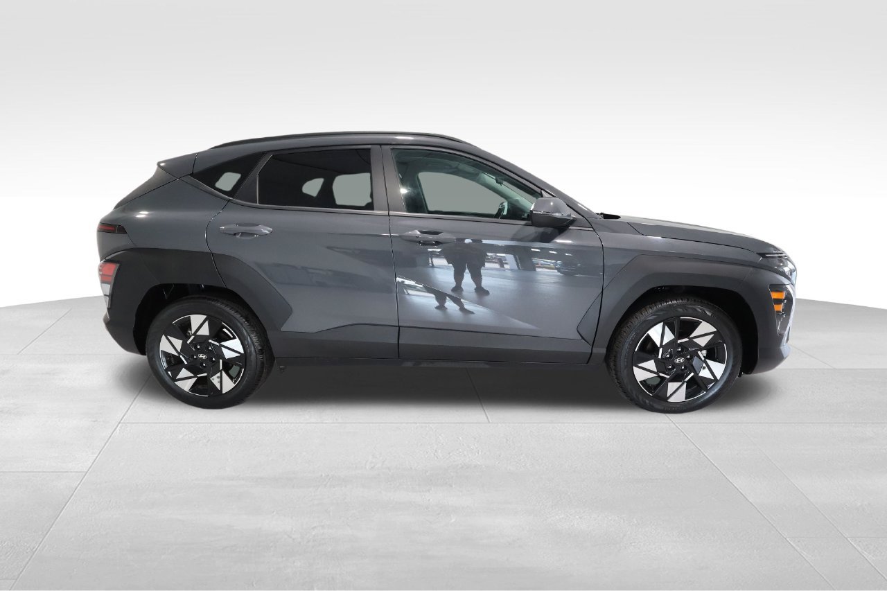 Used 2025 Hyundai Kona SEL FWD image 5