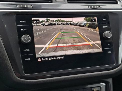 Used 2021 Volkswagen Tiguan SE w/ Panoramic Sunroof Package AWD/4WD image 19