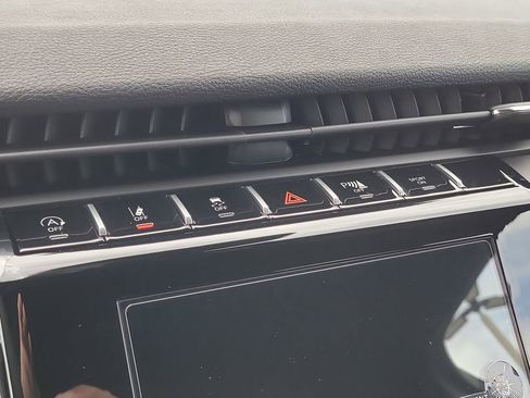 New 2025 Jeep Grand Cherokee Altitude image 20