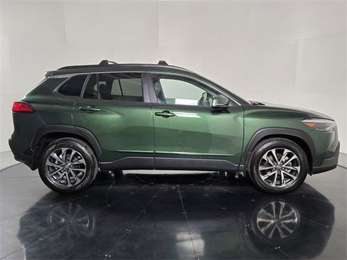 Used 2024 Toyota Corolla Cross XLE image 7