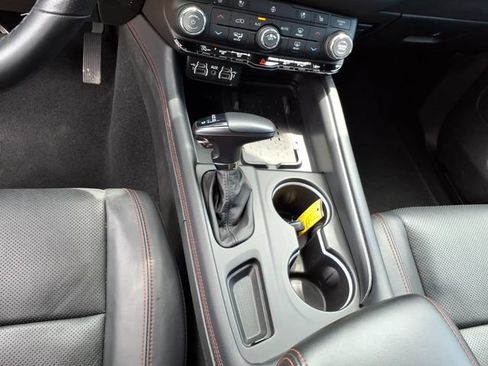 Used 2025 Dodge Durango GT AWD/4WD image 17