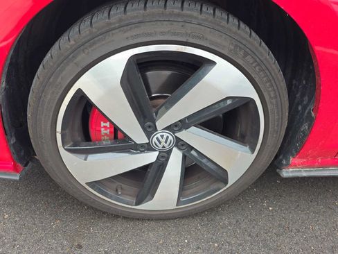 Used 2019 Volkswagen GTI SE FWD image 9