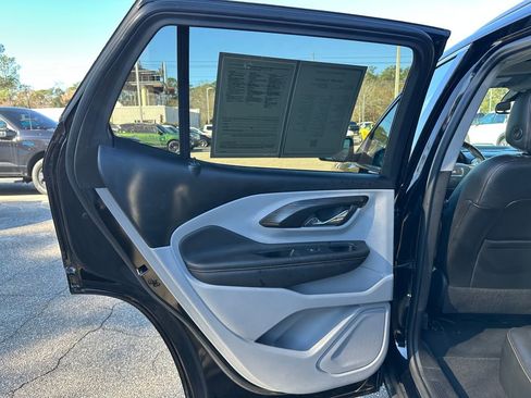 Used 2020 GMC Terrain SLT w/ Preferred Package image 29