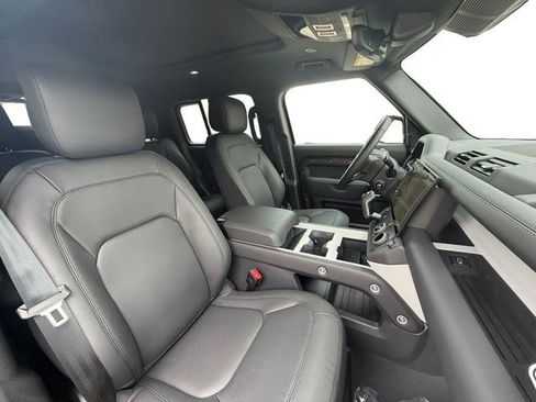 New 2026 Land Rover Defender 130 X-Dynamic SE AWD/4WD image 16