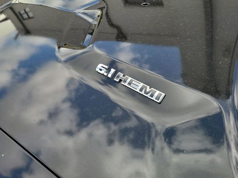 Used 2009 Dodge Challenger SRT8 RWD image 7