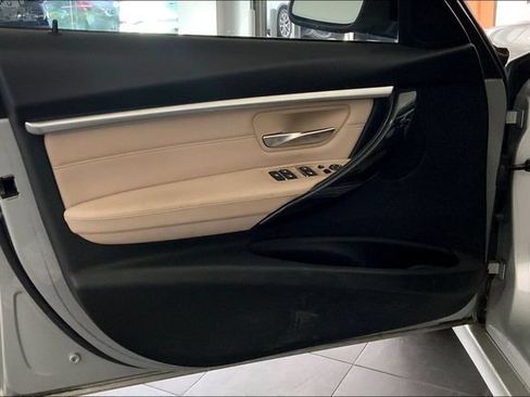 Used 2018 BMW 330e w/ Convenience Package RWD image 10