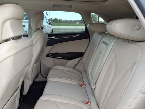 Used 2019 Lincoln MKC Reserve image 13