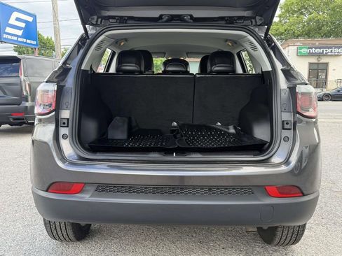 Used 2019 Jeep Compass Latitude AWD/4WD image 8