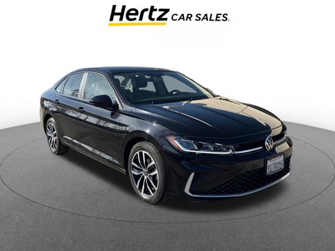 Used 2025 Volkswagen Jetta SE image 1