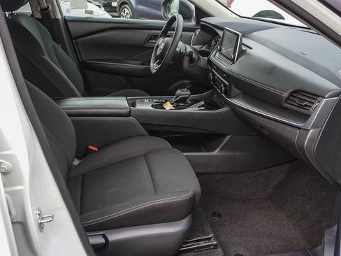 Used 2024 Nissan Rogue S FWD image 13