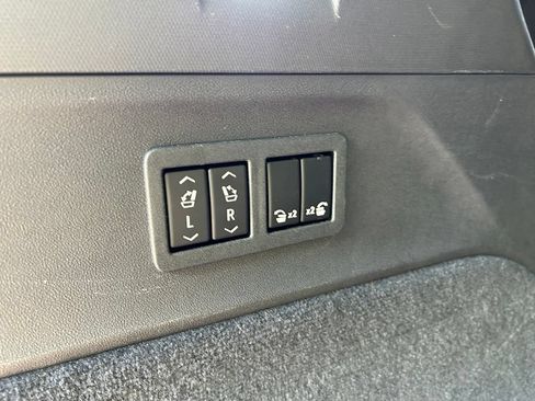 Used 2025 Cadillac Escalade IQ Luxury 1 AWD/4WD image 50