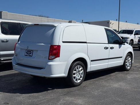Used 2015 RAM C/V Tradesman FWD image 3