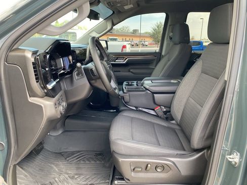 Used 2025 Chevrolet Silverado 1500 LT Trail Boss w/ Dark Appearance Package image 28