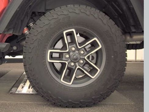 Used 2024 Jeep Gladiator Mojave w/ Convenience Group image 19