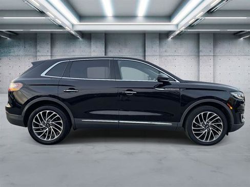 Used 2020 Lincoln Nautilus Reserve image 3