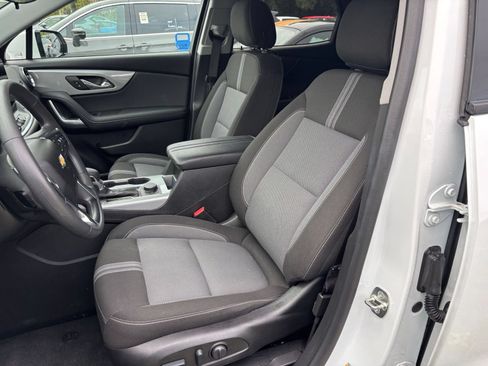 Used 2025 Chevrolet Blazer LT FWD image 37
