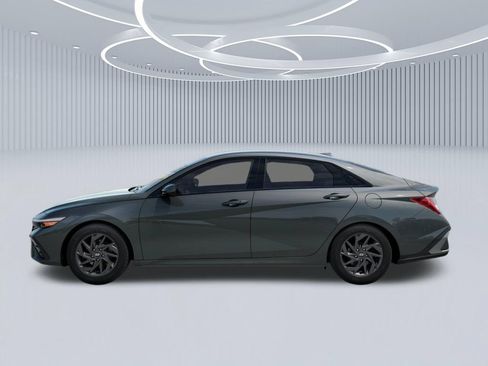 New 2026 Hyundai Elantra Hybrid FWD image 3