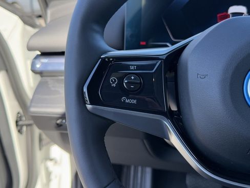 Used 2025 BMW i5 xDrive40 w/ Premium Package image 26