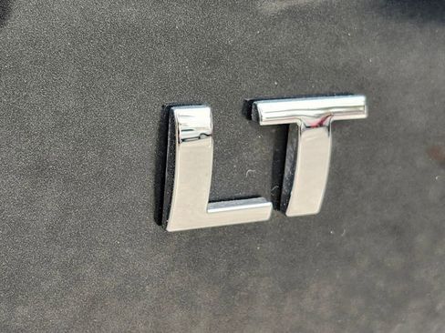 Used 2019 Chevrolet Traverse LT image 12