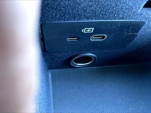 New 2026 Volvo XC90 T8 Plus w/ Protection Package Premier image 23