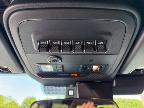 Used 2025 Ford Bronco Badlands AWD/4WD image 13