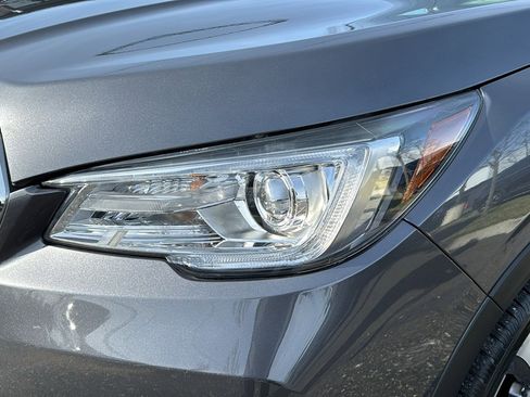 Used 2022 Subaru Ascent Limited image 9