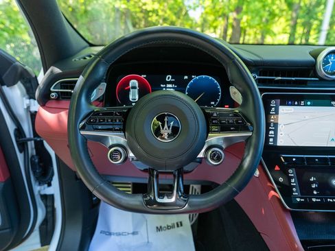 Used 2023 Maserati Grecale Modena AWD/4WD image 20