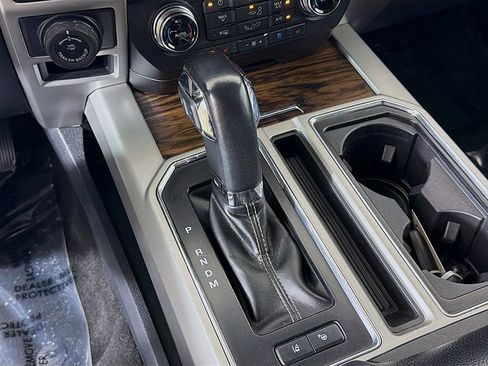Used 2019 Ford F150 Lariat w/ Equipment Group 502A Luxury AWD/4WD image 38