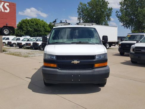 Used 2020 Chevrolet Express 2500 w/ Driver Convenience Package RWD image 4