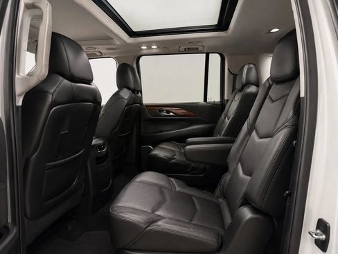 Used 2020 Cadillac Escalade ESV Luxury RWD image 31