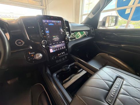 Used 2025 RAM 1500 Limited AWD/4WD image 23