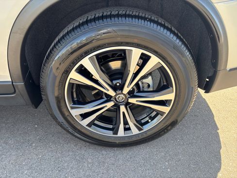 Used 2020 Nissan Rogue SV w/ Sun & Sound Touring Package FWD image 26