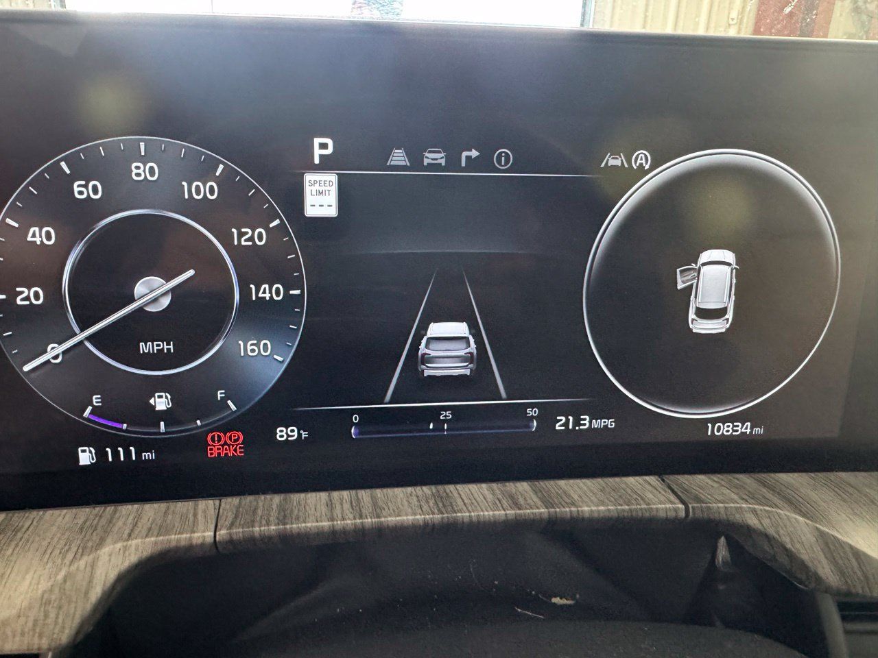 Used 2024 Kia Telluride SX w/ Towing Package FWD image 3