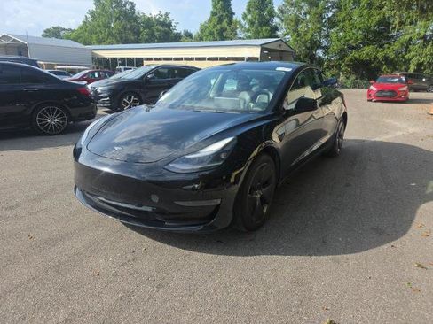 Used 2022 Tesla Model 3 Standard Range RWD image 4