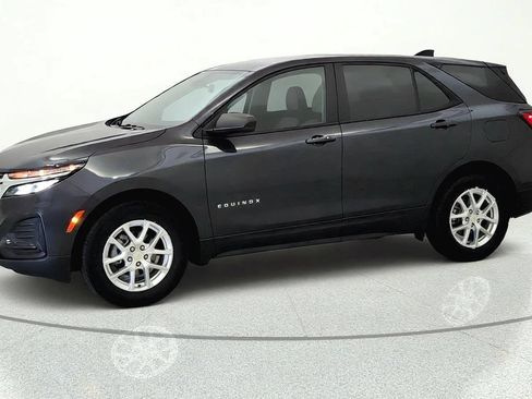 Used 2022 Chevrolet Equinox LS w/ LS Convenience Package FWD image 3