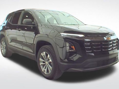 Used 2025 Chevrolet Equinox LT AWD/4WD image 8