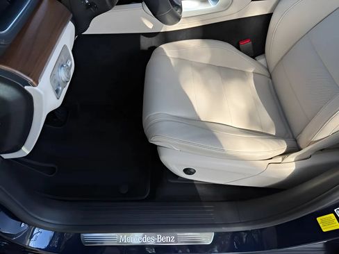Used 2022 Mercedes-Benz GLS 450 4MATIC image 12