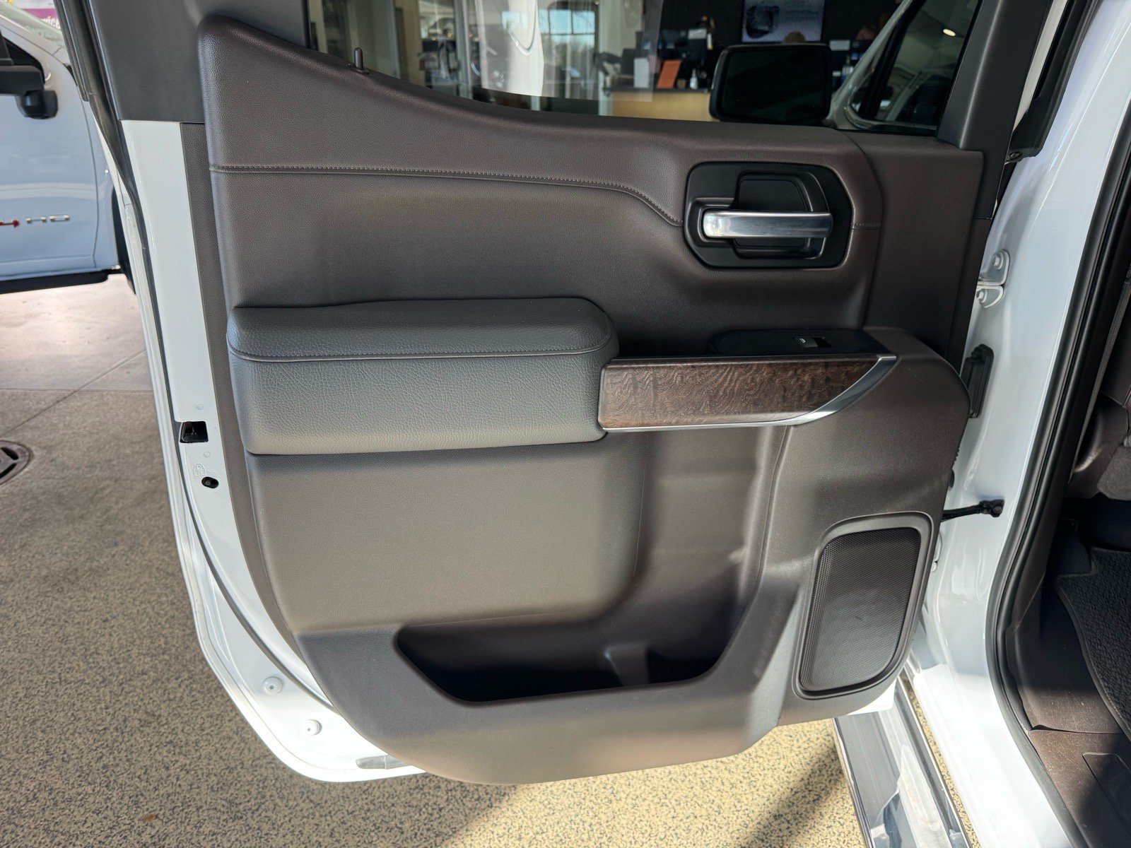 Used 2020 GMC Sierra 1500 Denali w/ Driver Alert Package II AWD/4WD image 10
