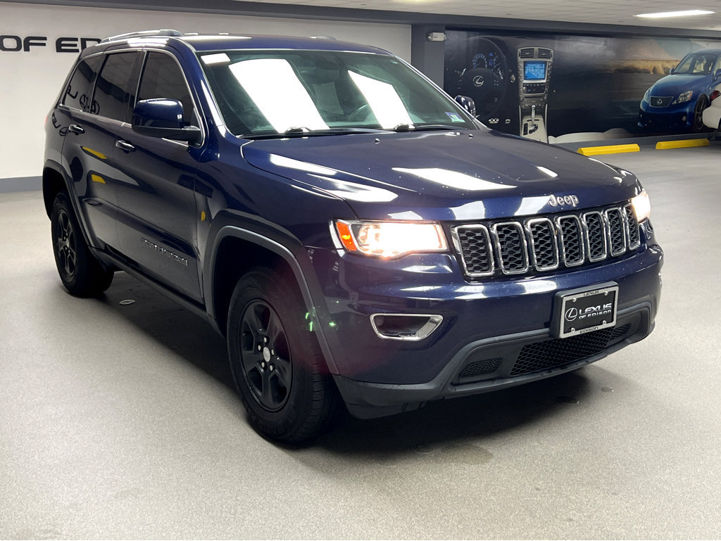Used 2017 Jeep Grand Cherokee Laredo w/ Quick Order Package 23E AWD/4WD image 1
