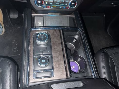 Used 2019 Ford Expedition Limited image 10