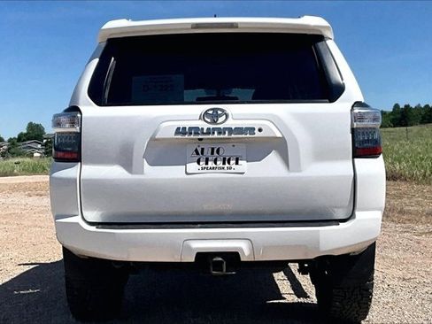 Used 2018 Toyota 4Runner SR5 AWD/4WD image 6