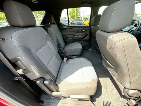 Used 2023 Chevrolet Traverse LT FWD image 26