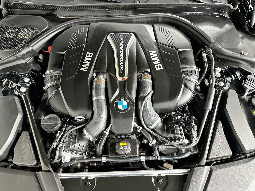 Used 2018 BMW M550i xDrive AWD/4WD image 31