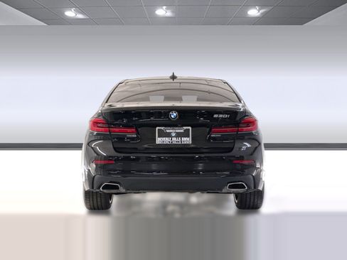 Used 2021 BMW 530i w/ Convenience Package RWD image 9