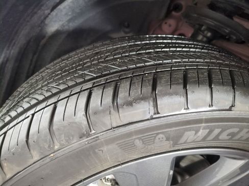 Certified 2025 Honda Pilot Sport image 30