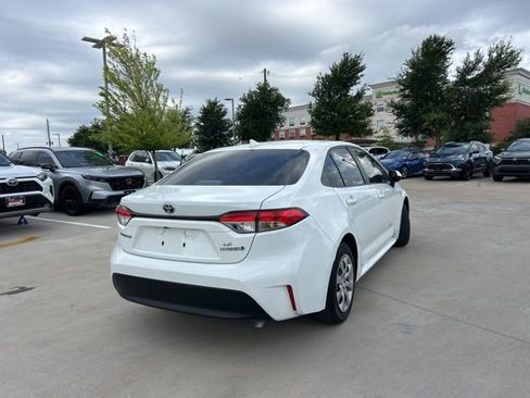 Used 2024 Toyota Corolla LE FWD image 3