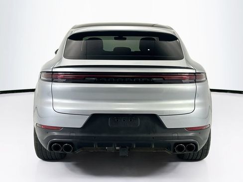 Used 2024 Porsche Cayenne Coupe AWD/4WD image 6