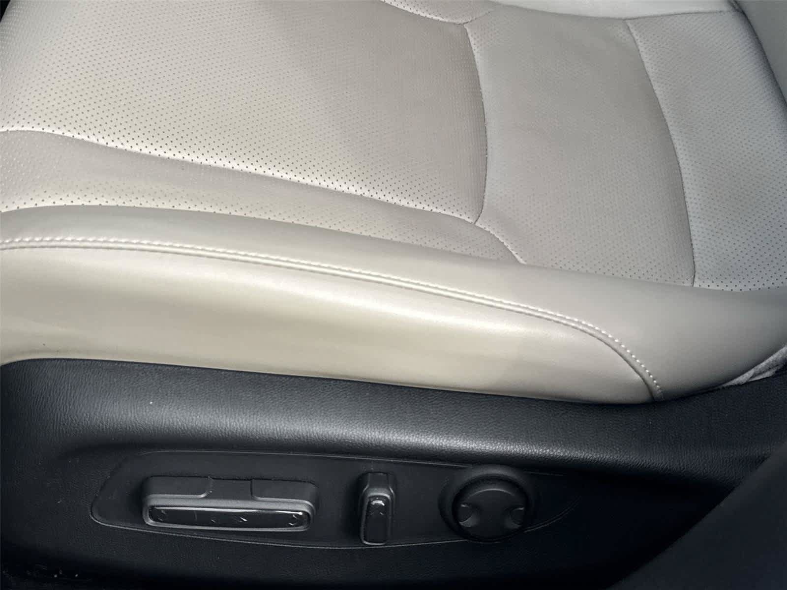 Used 2023 Honda Accord Touring image 14