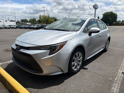 Used 2024 Toyota Corolla LE FWD image 1