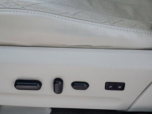 Used 2013 Ford Expedition Limited image 7